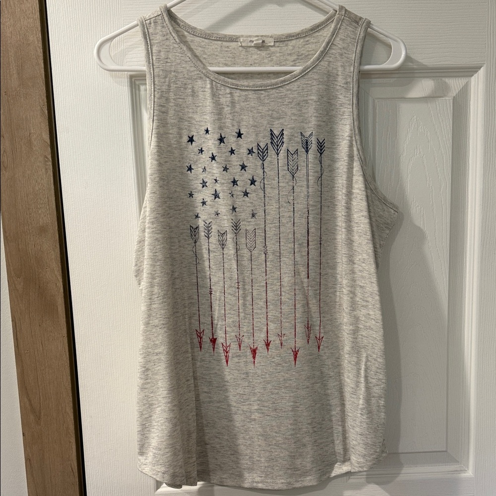 Maurices Heather Gray Tank with Star and Arrow Print